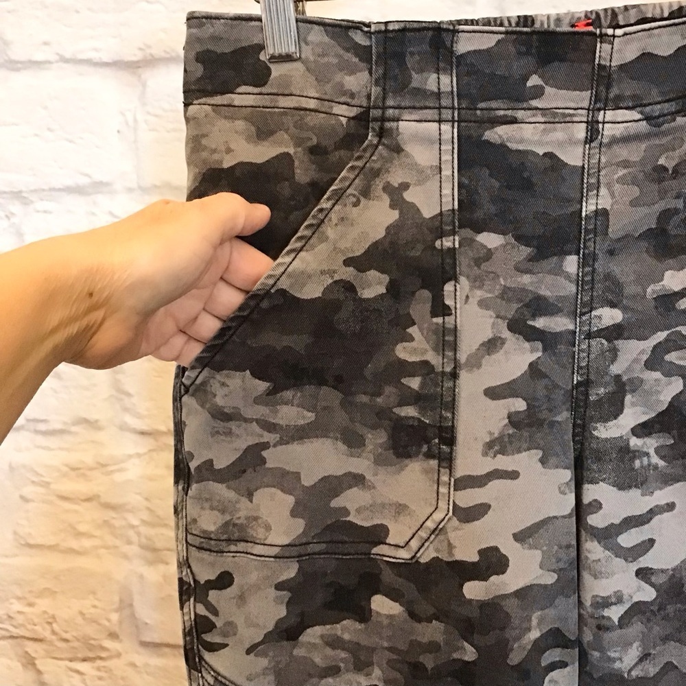 SPANX Lg Stretch Twill Cargo Camo Jogger Gray Black Women’s Active Pants 20319R - Picture 7 of 16